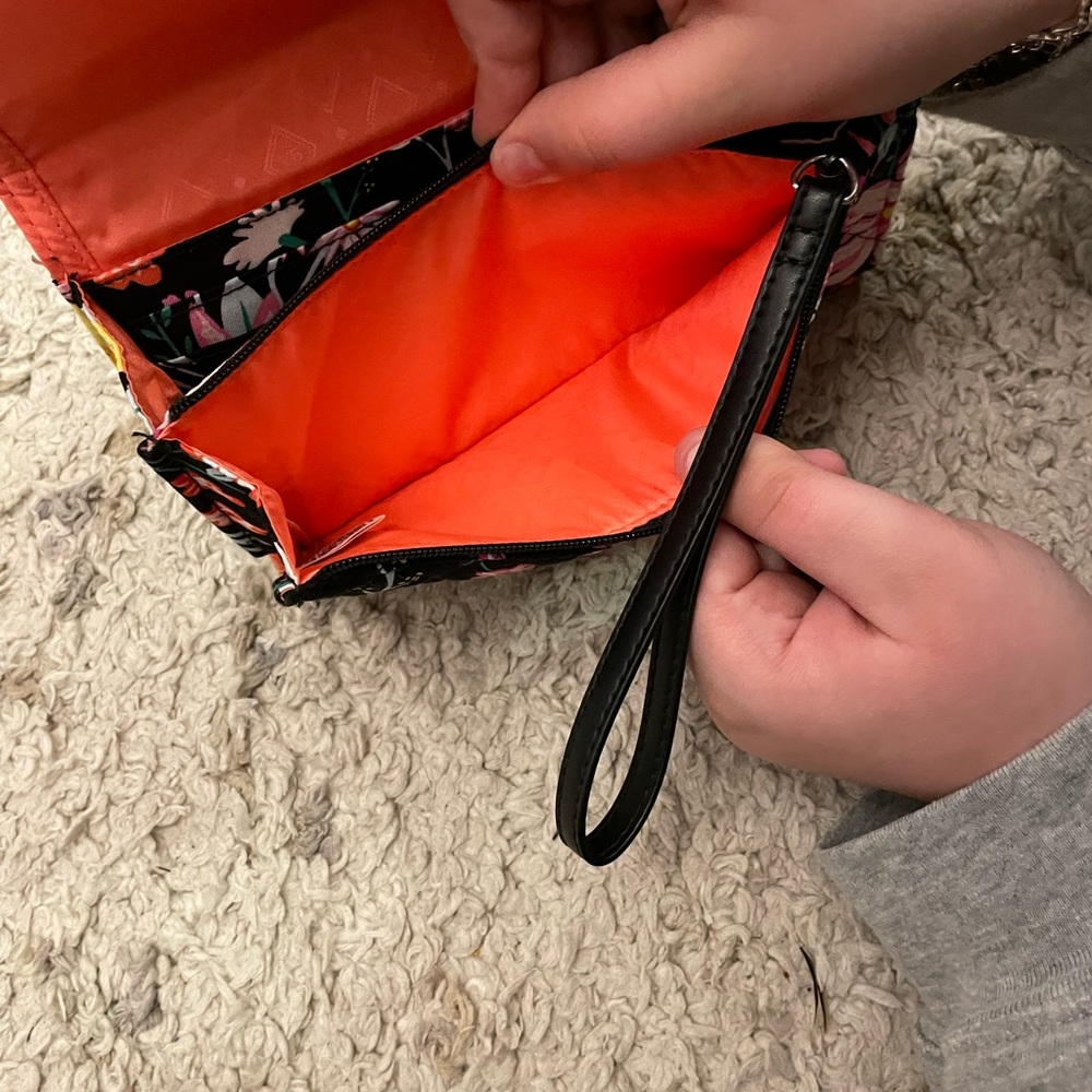 NWOT Vera Bradley Wristlet - Picture 4 of 5